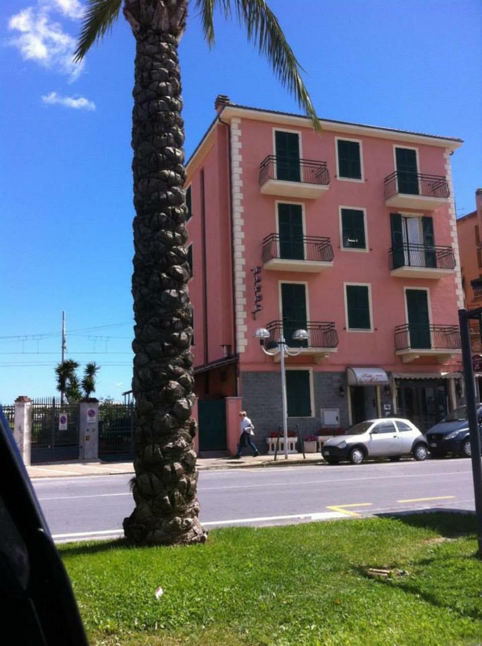 La Milanese 3*
